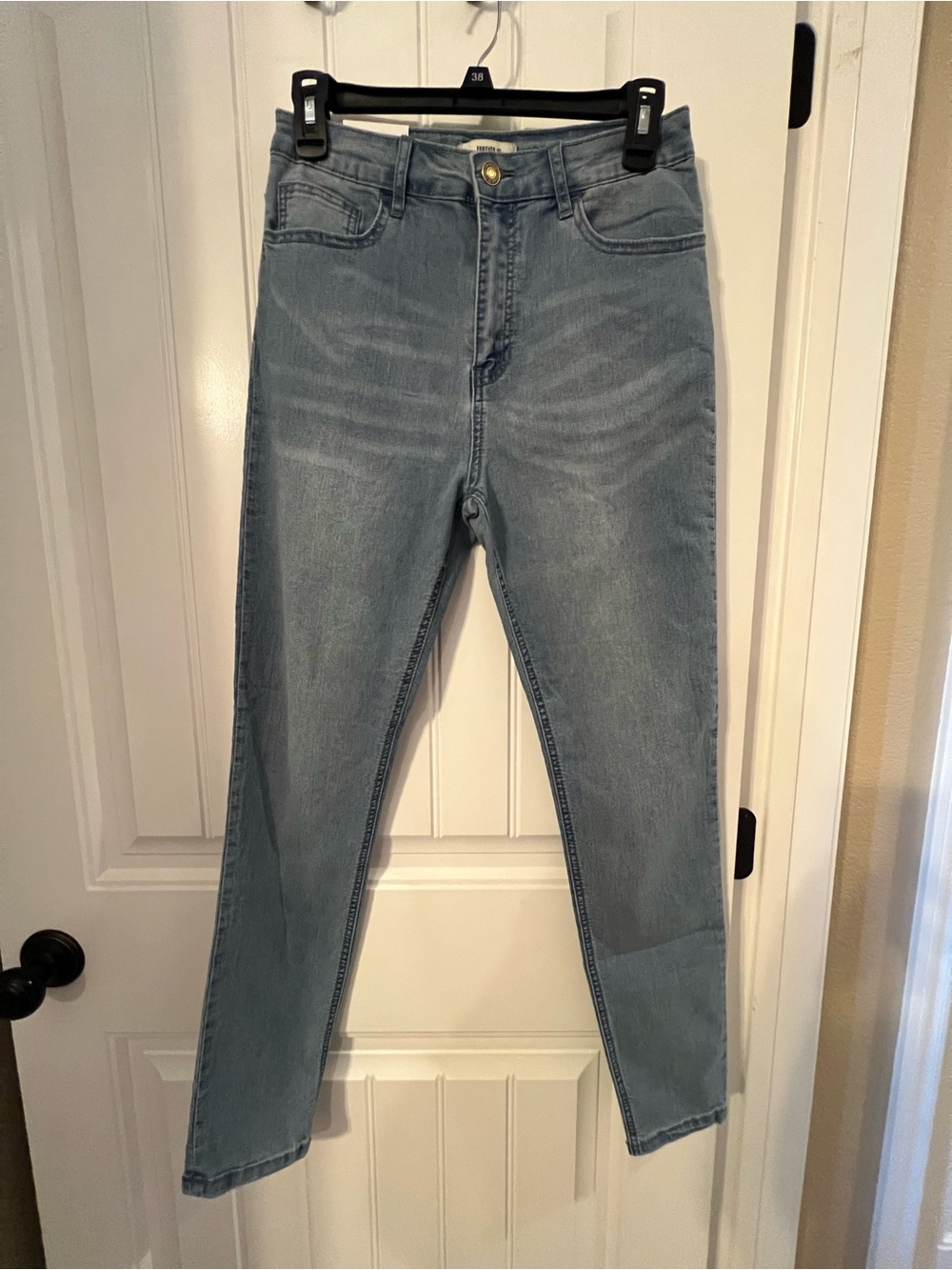 Forever 21 Classic High-Rise Skinny Fit Light Blue Denim Jeans